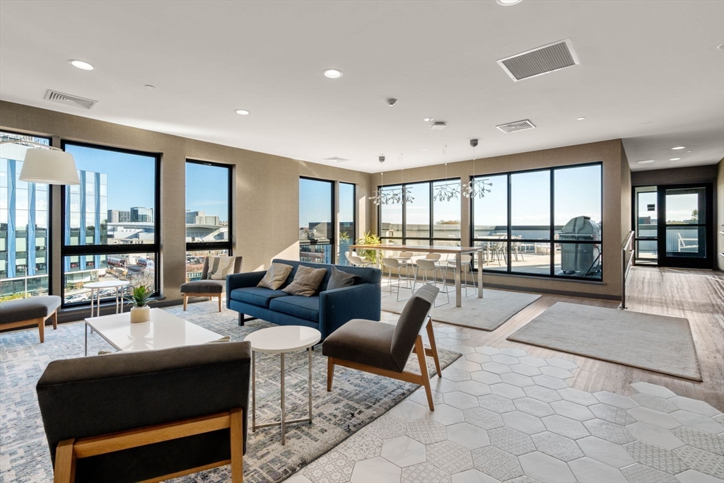 45 W 3rd St, South Boston