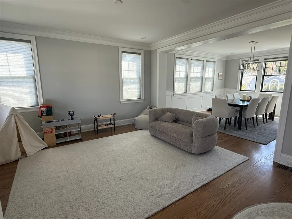 119 Woodbine Circle, Needham