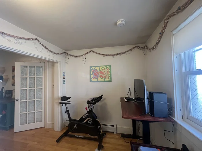 27 Holton St, West Somerville