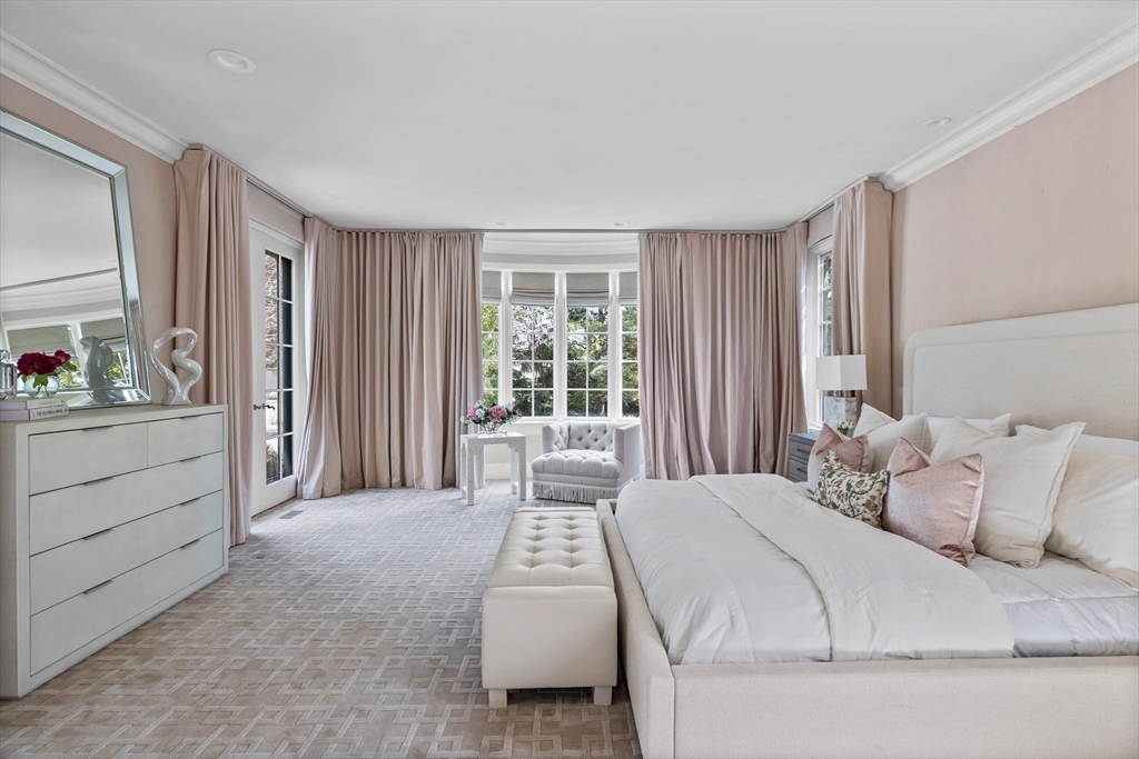 120 Cabot St, Chestnut Hill