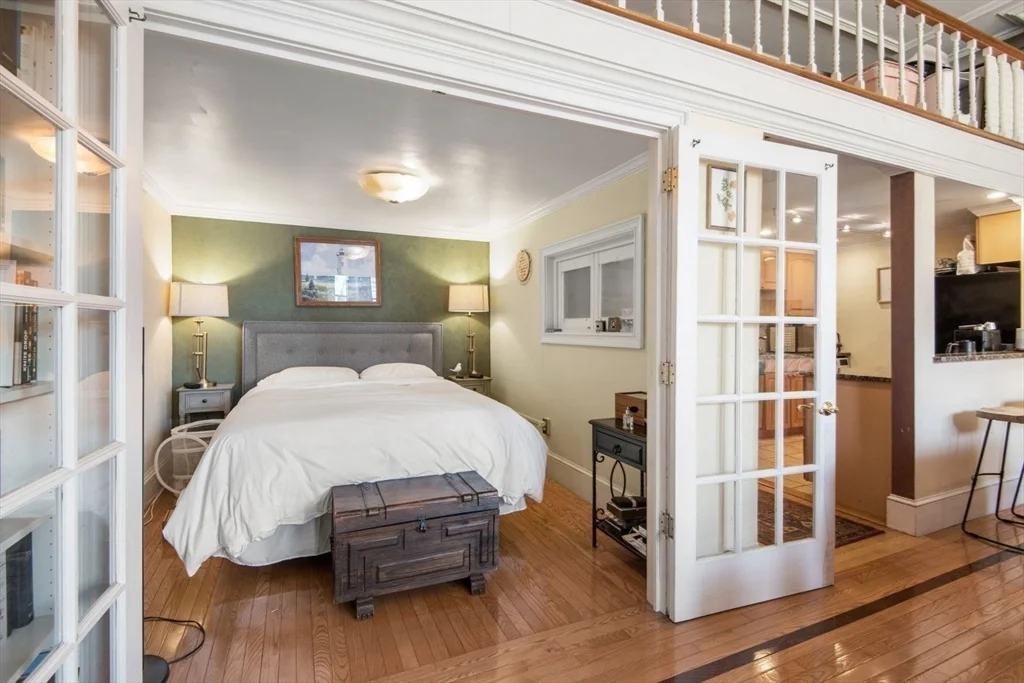 64 Commonwealth, Back Bay