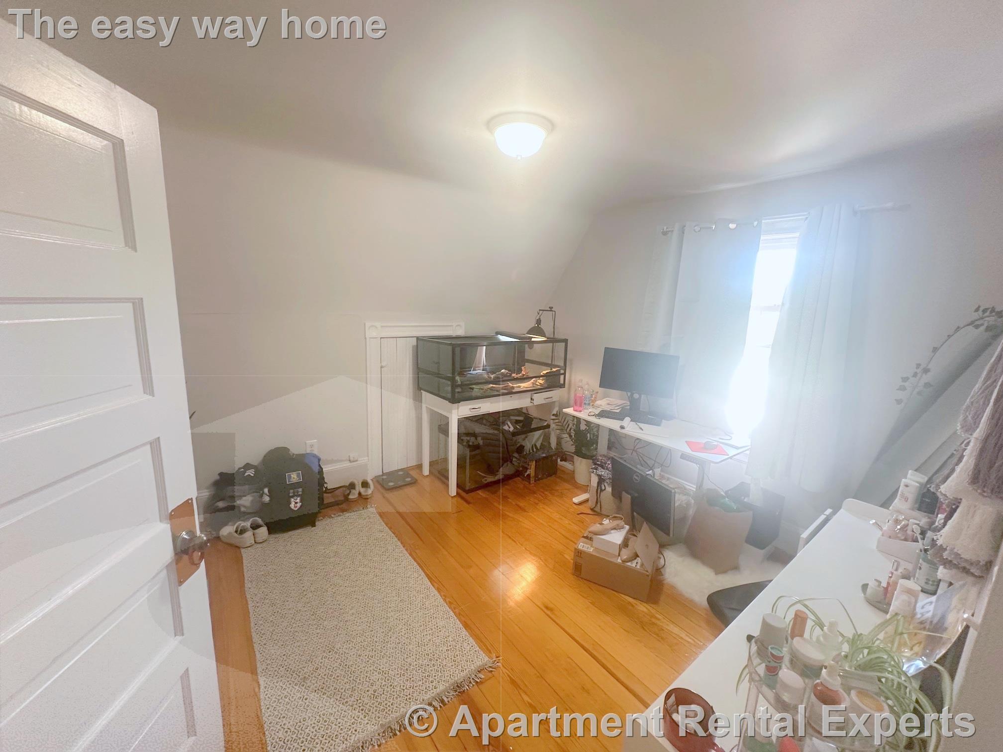 251-253 Arlington St, Tufts