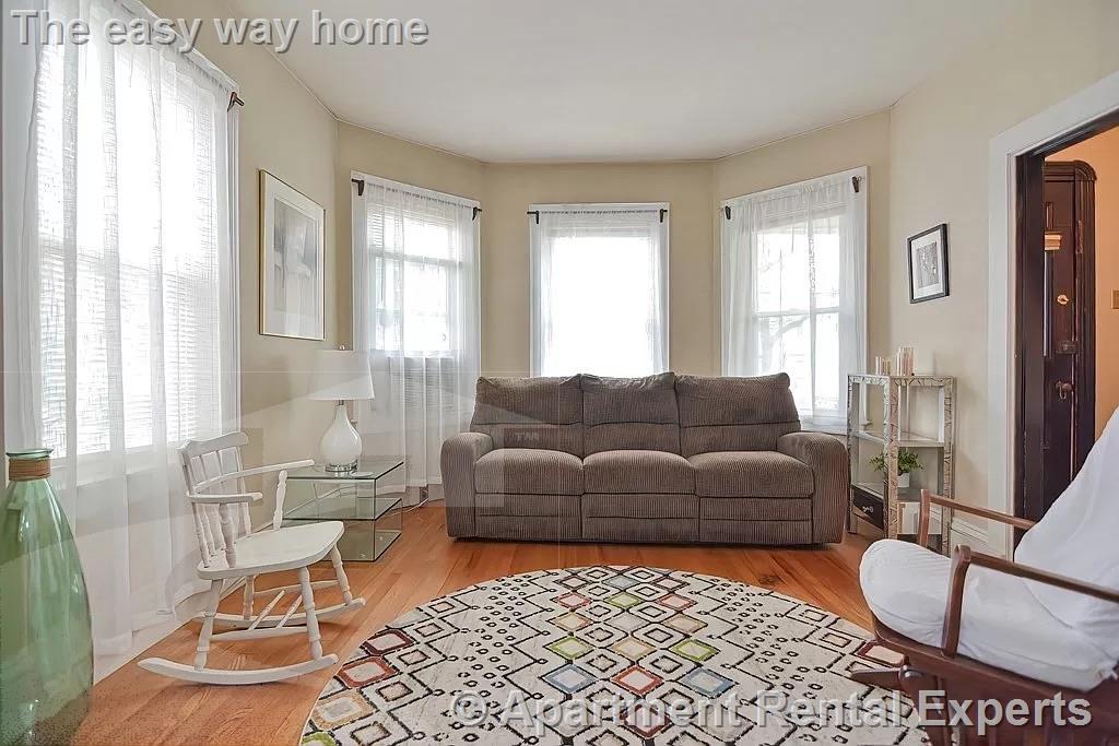 22 Dell St, East Somerville