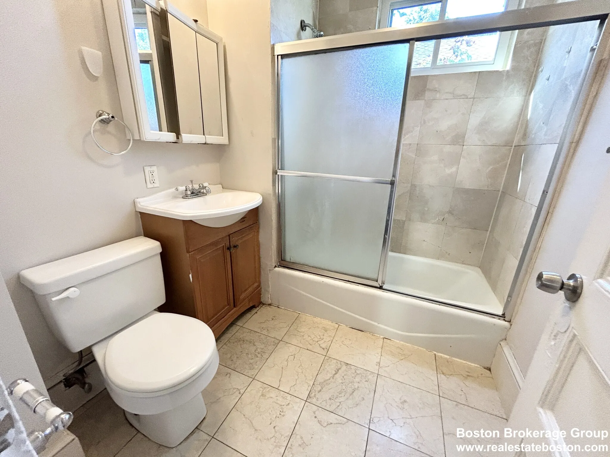 114 Hillside St, Mission Hill