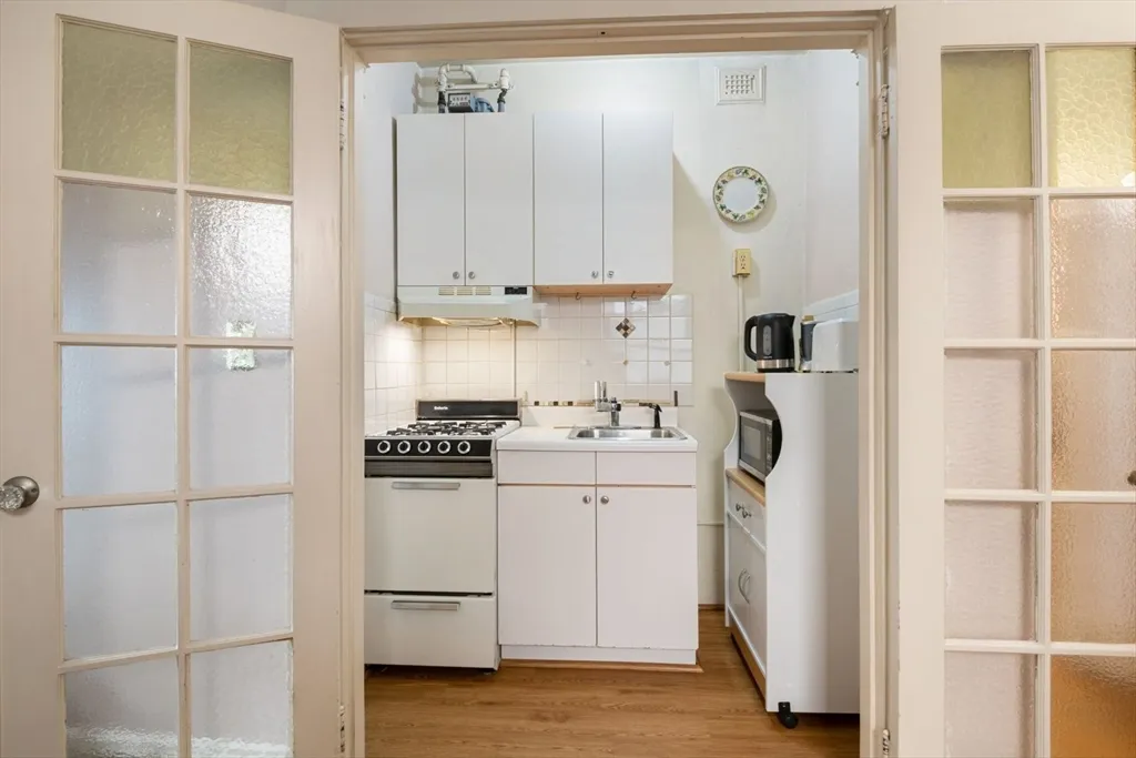 8 Garrison St, Back Bay