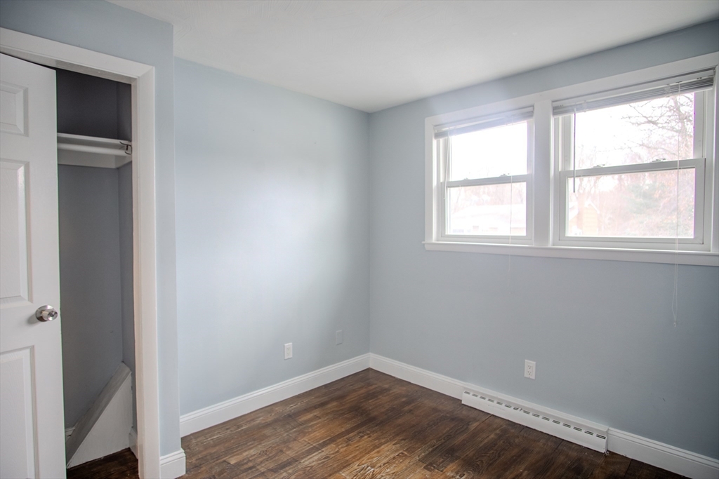 63 Mcgarvey Rd, Stoughton