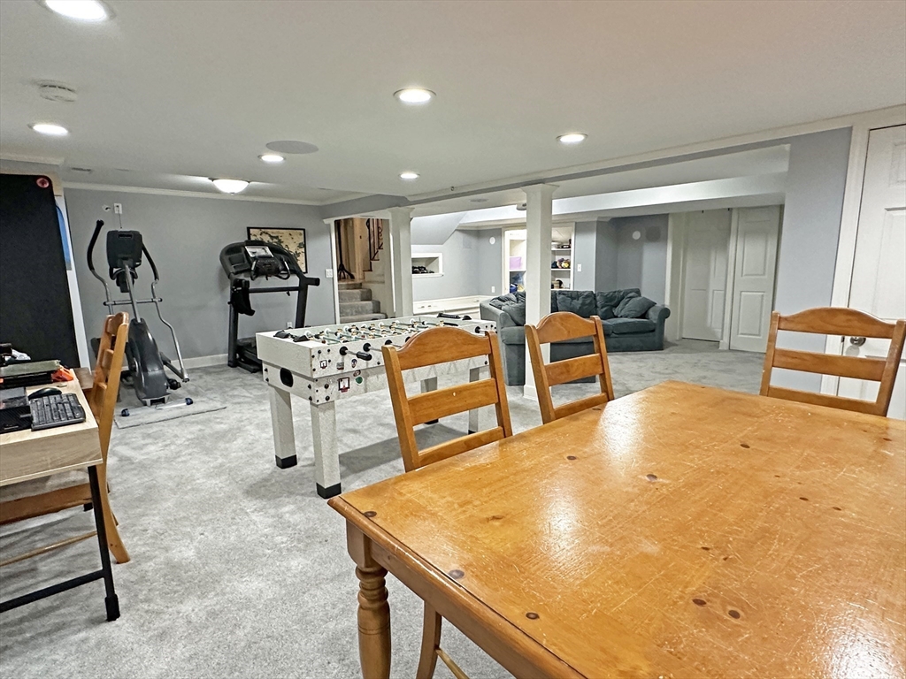 9 Lantern Rd, Belmont