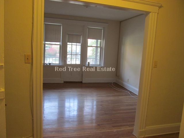 131 Washington St, Brighton