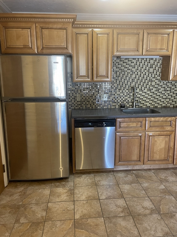 310 Brook Village Rd, Nashua