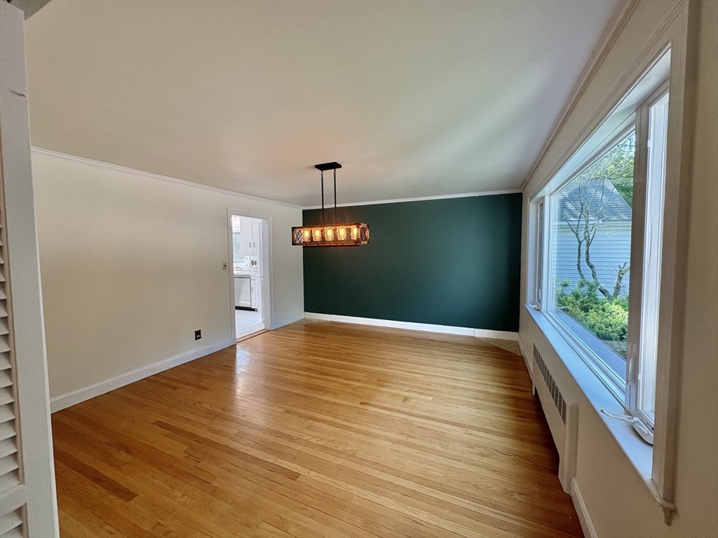 379 Newton St, Chestnut Hill