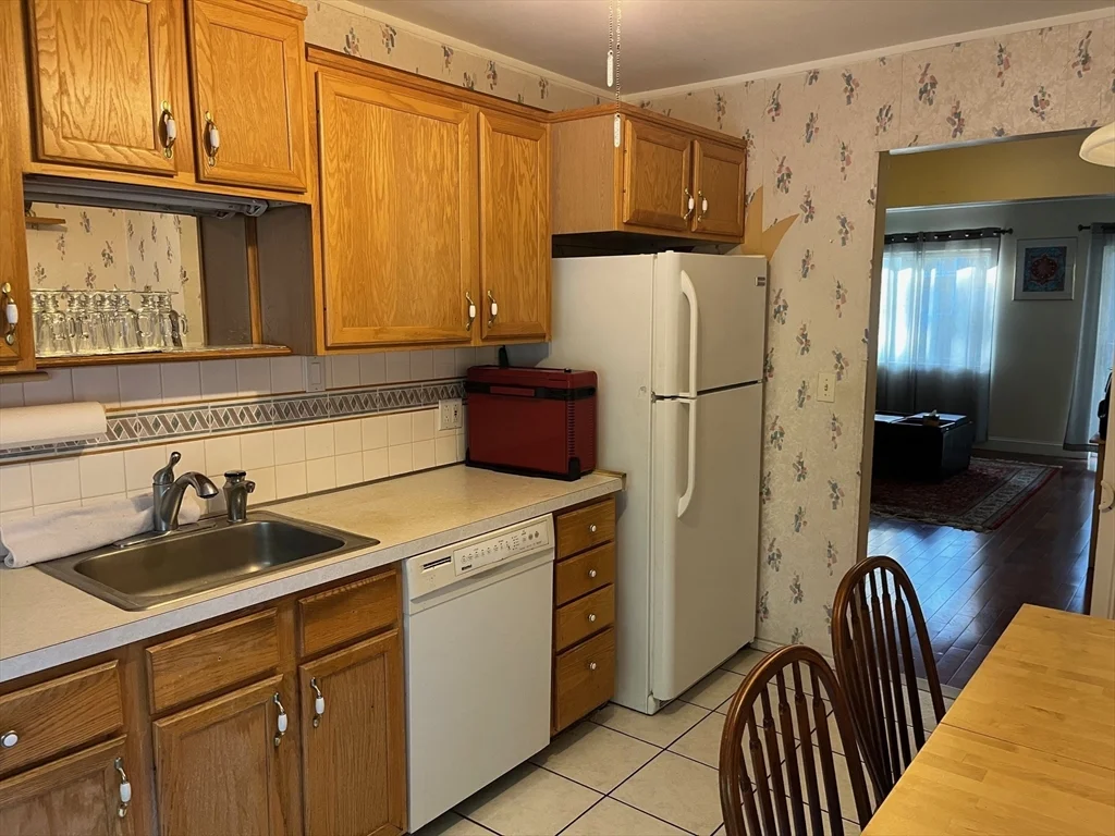 49 Bayberry Dr, Sharon