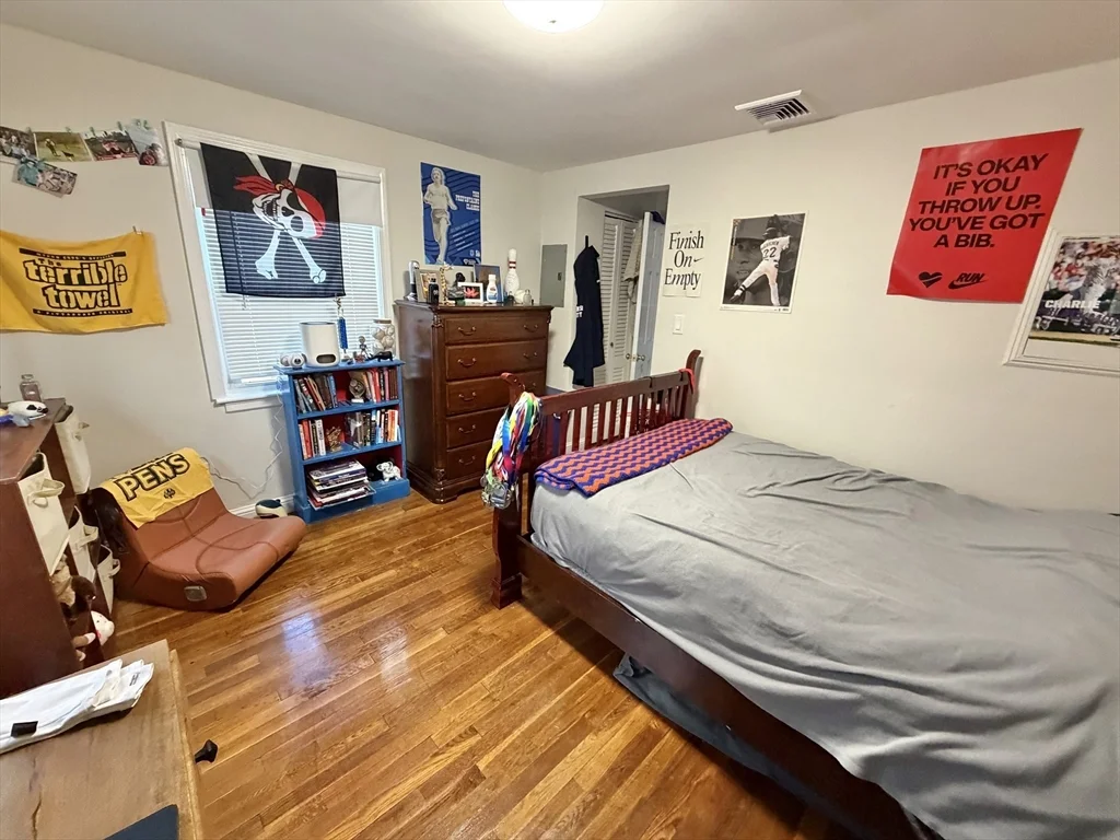 176 Upland Ave, Newton