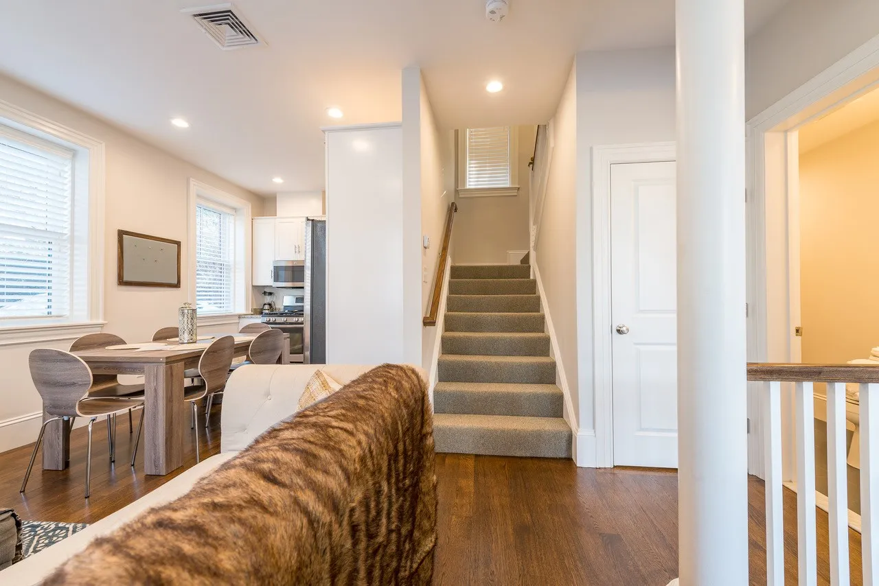 2044 Beacon Street Extension, Auburndale
