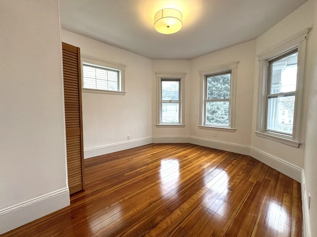 67 Washburn Ave, North Cambridge