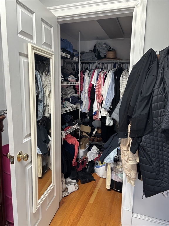 160 1/2 H St, South Boston