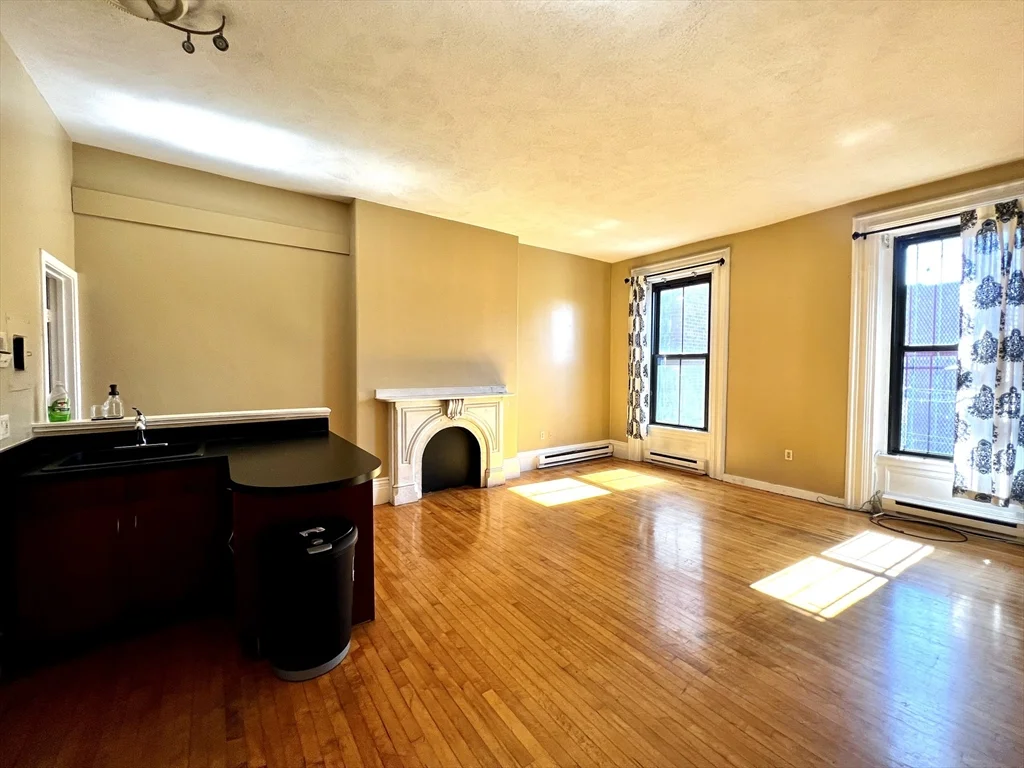 703 Massachusetts Ave, South End