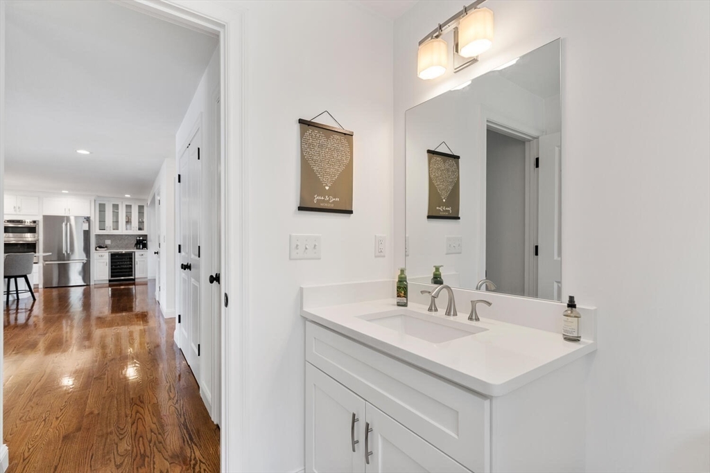 10 Carol Ave, Burlington