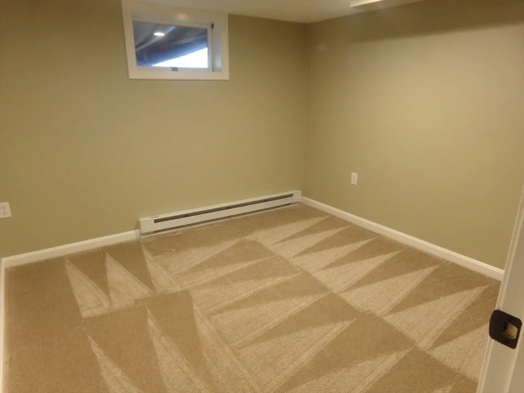 162 Middlesex Ave, Wilmington