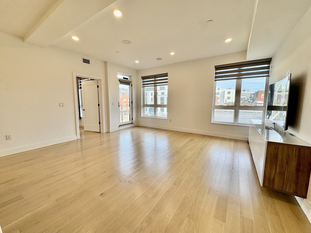 20 West Fifth St, South Boston