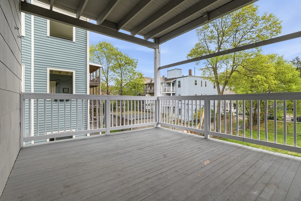 9 Spalding St, Jamaica Plain