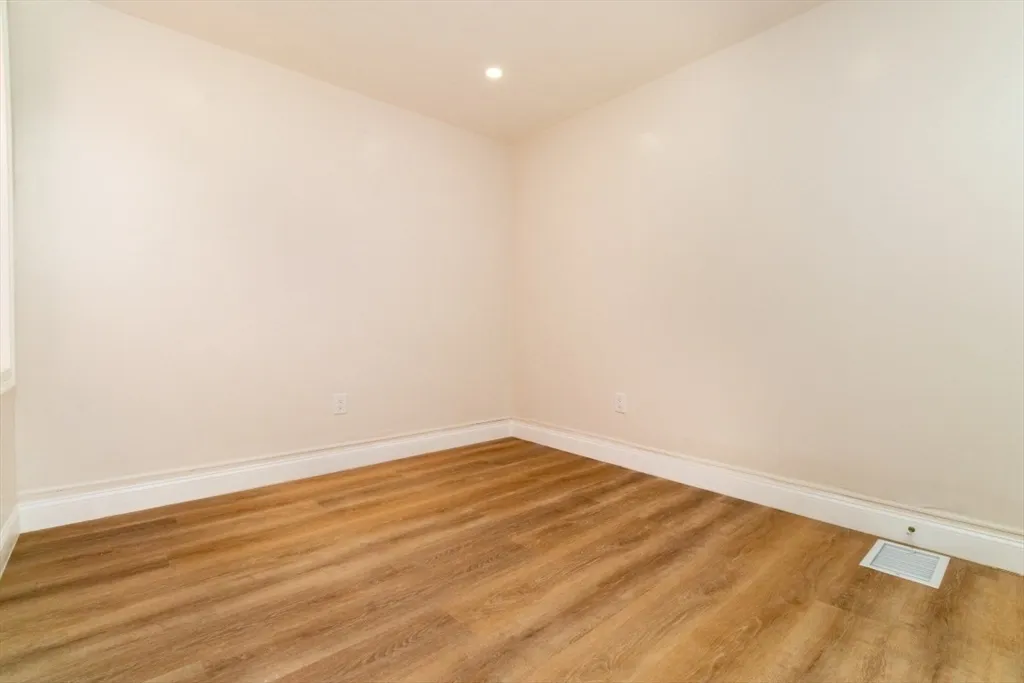 331 Centre St, Jamaica Plain