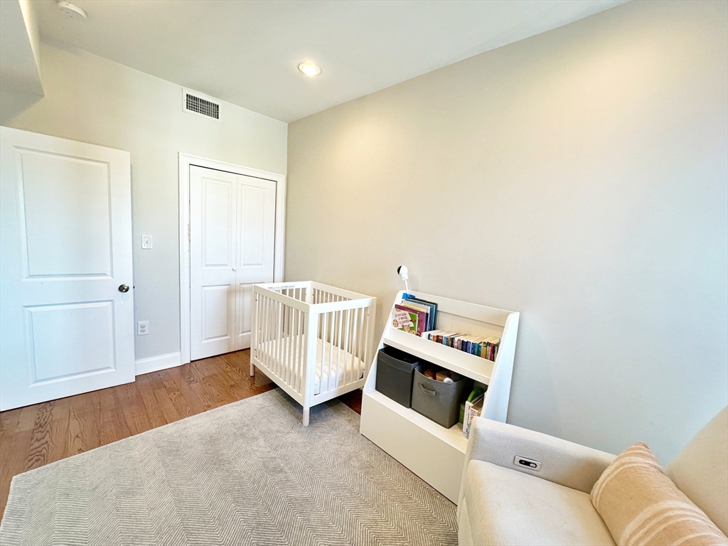 520 Sumner St, East Boston