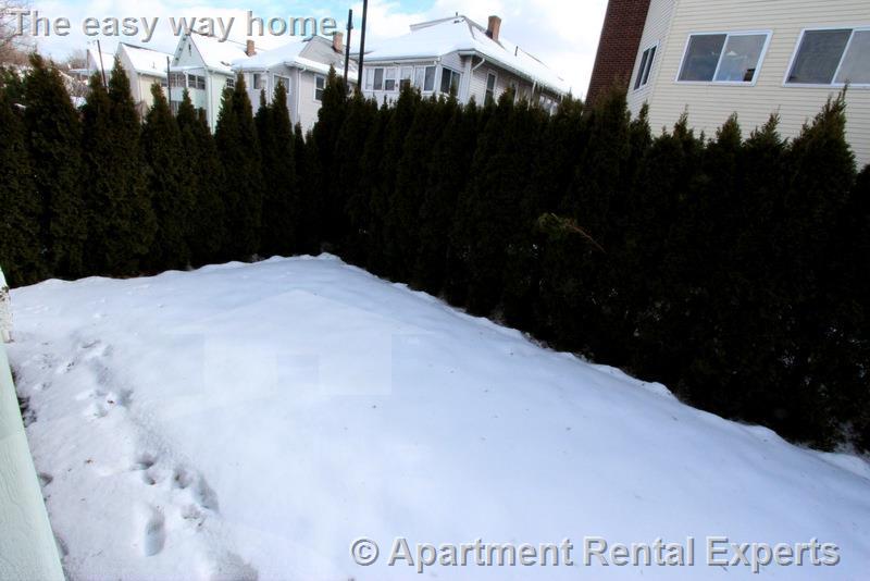 23-25 Bonner Ave, Tufts