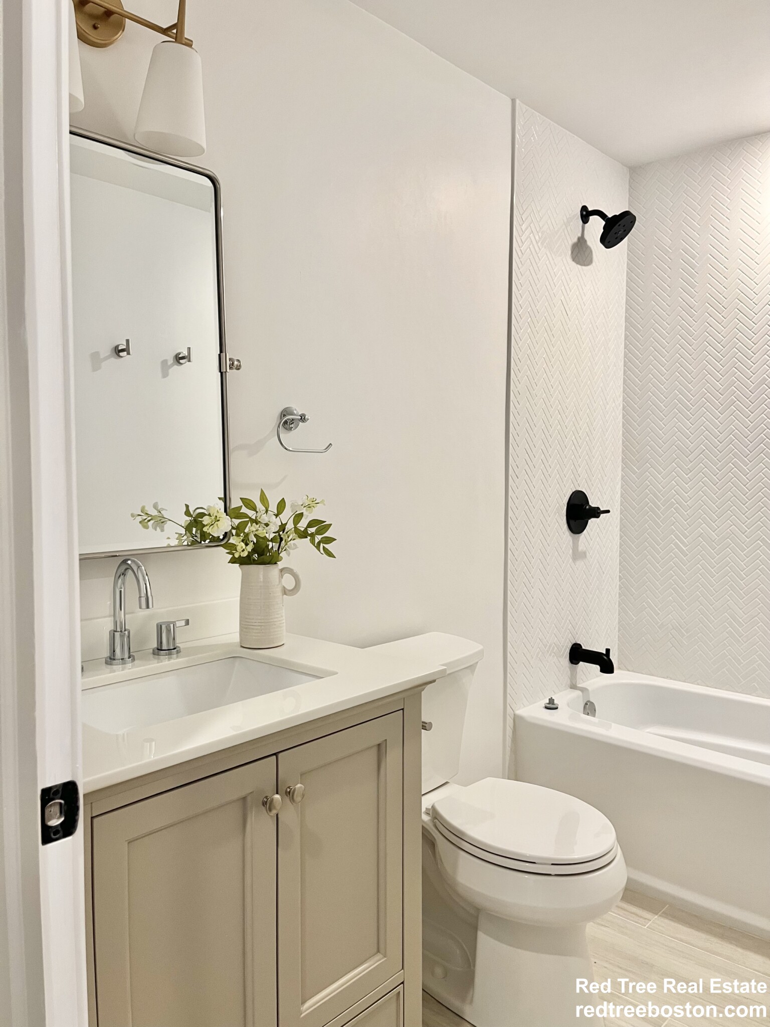 15 Maywood Ter, Roxbury