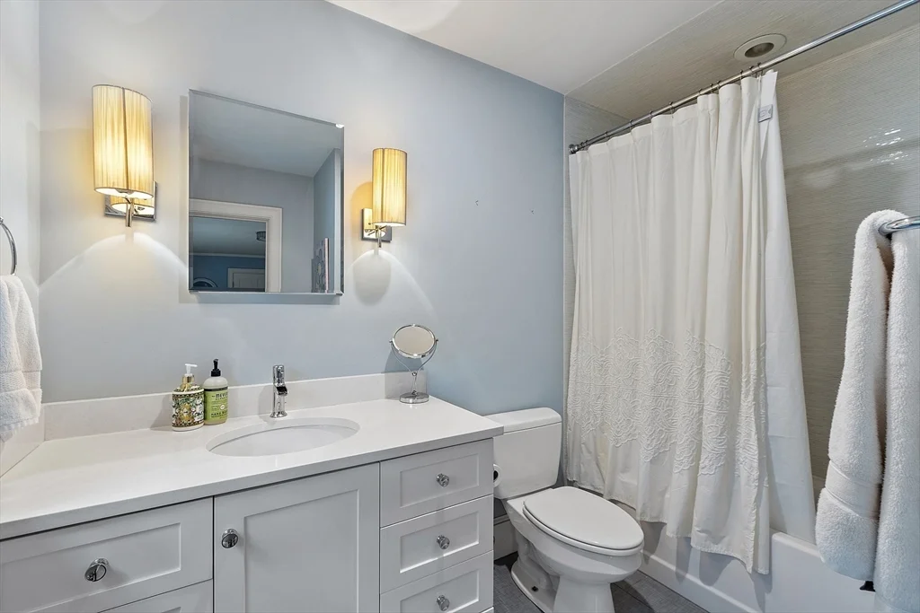 251A Old Billerica Rd, Bedford