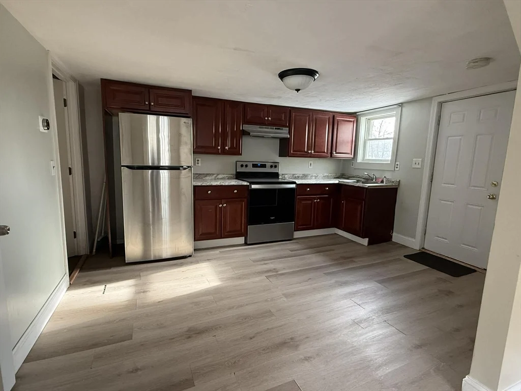 102-104 Cherry St, Whitman