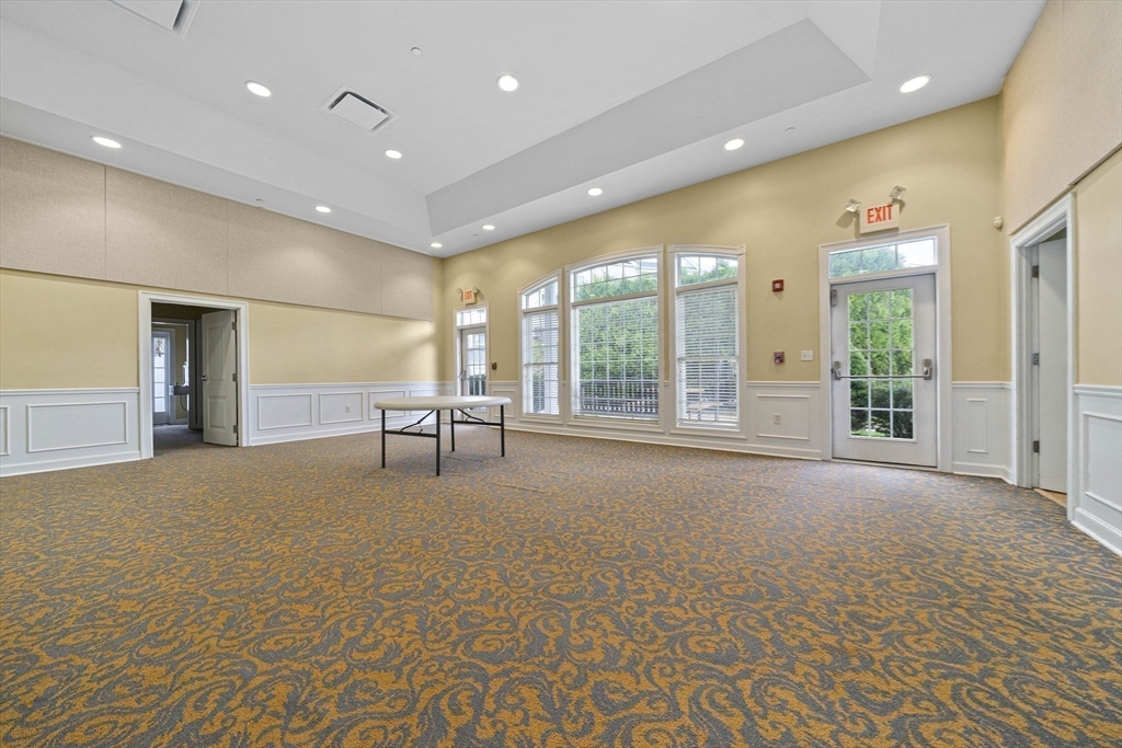 204 Clocktower Dr, Waltham