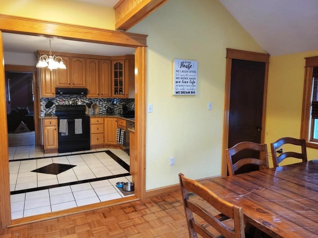 204 Massasoit Rd, Worcester