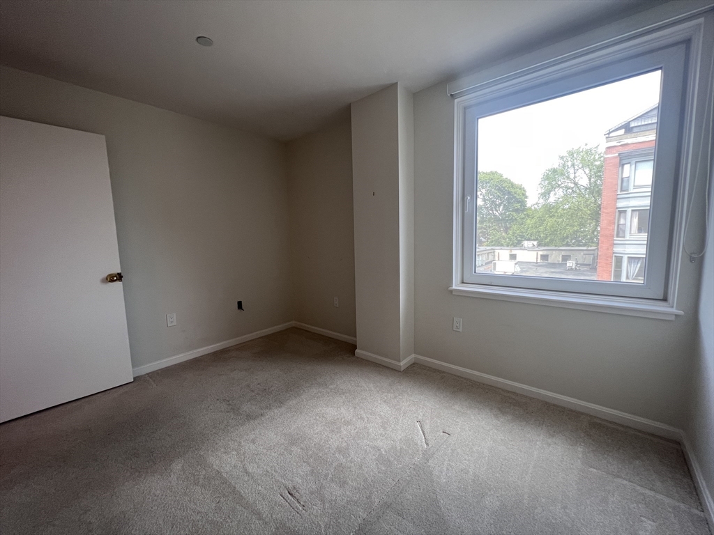 1008 Massachusetts Ave, Riverside