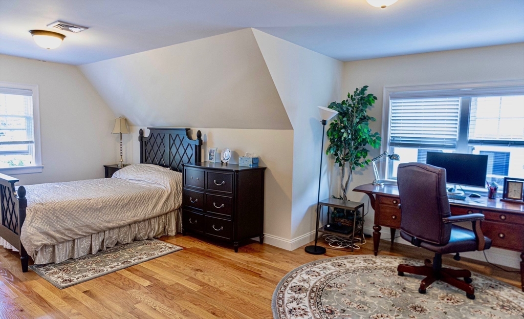 75 Bourne St, Newton