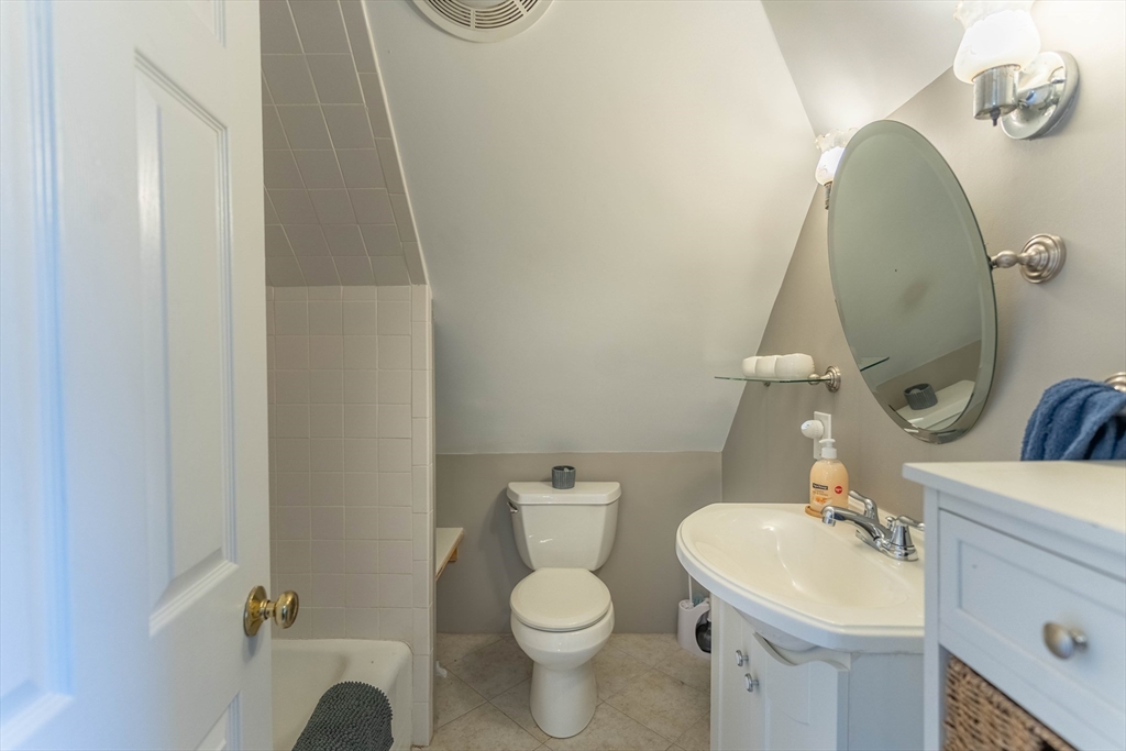 18 Chestnut St, Wakefield