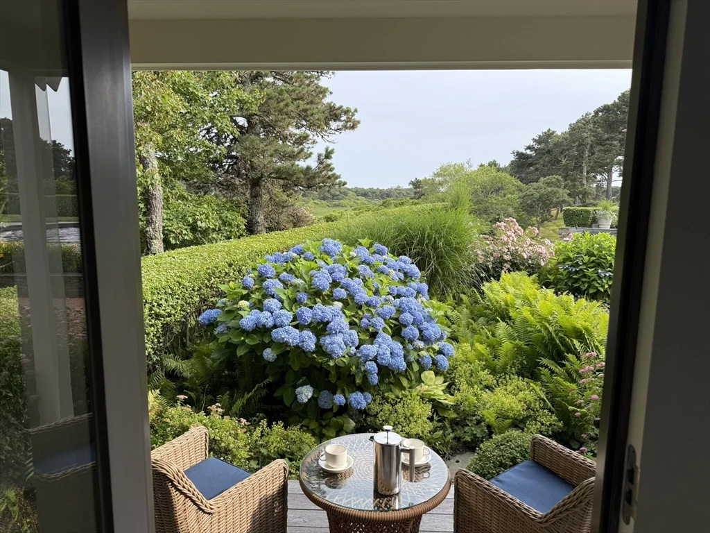 1 Pochick Ave, Nantucket