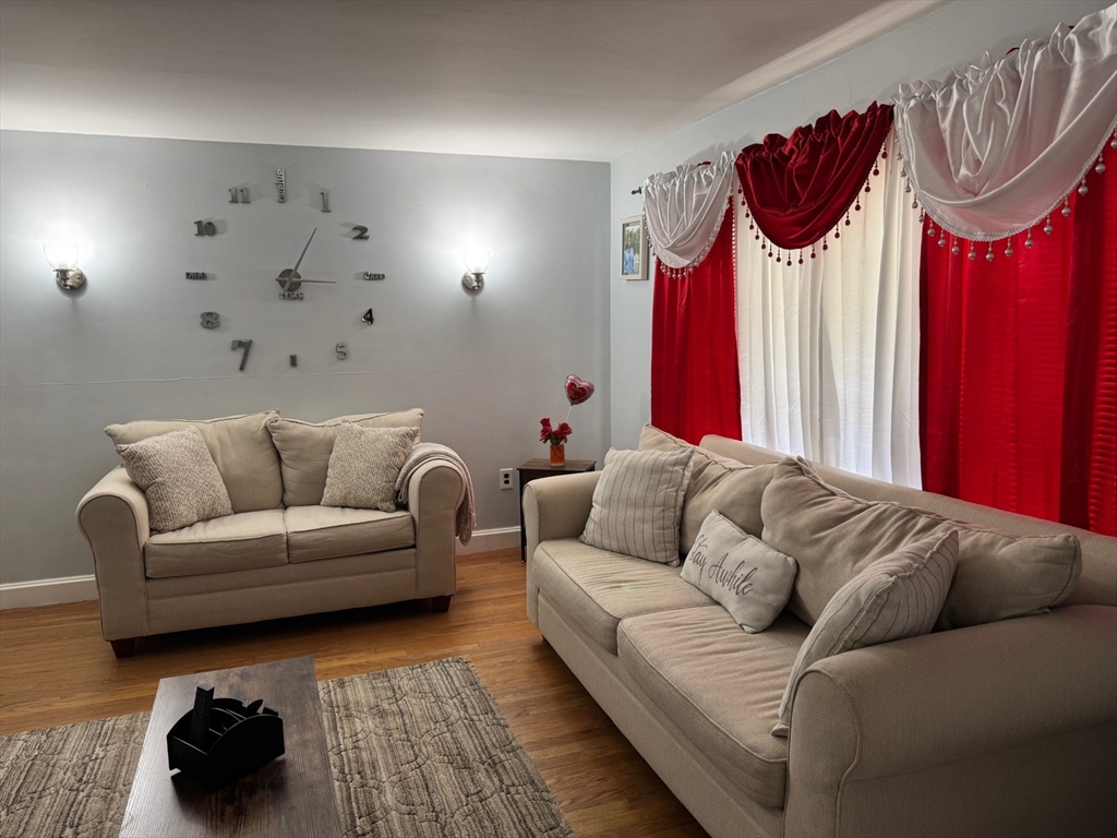 87 Starr St, Leominster