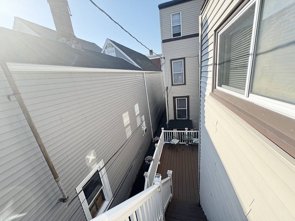 19 Saratoga St, East Boston