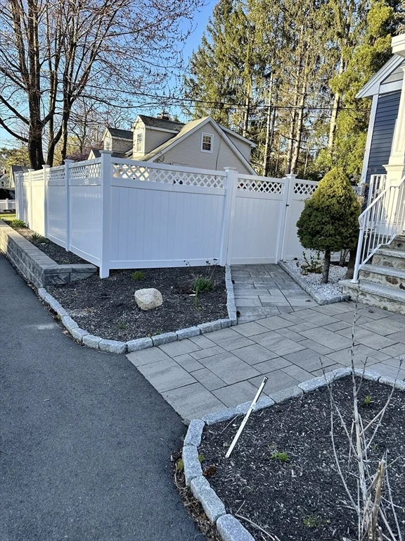 14 Fairview Rd, Lynnfield