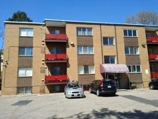 116 Bradlee St, Hyde Park