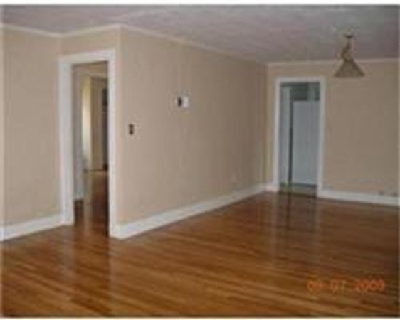 9 Reservoir Rd, Brookline