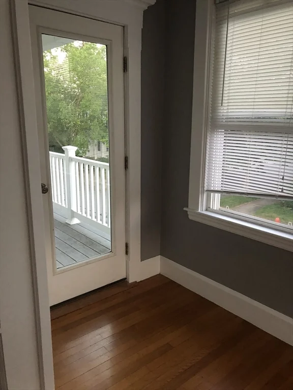 403-405 W Clinton St, West