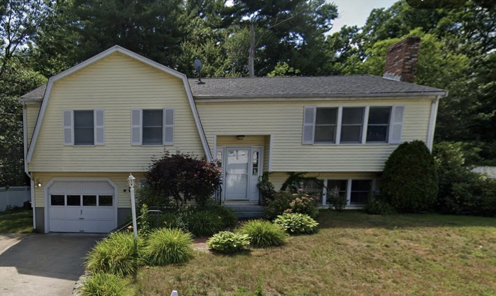 70 Edgemoor, Wellesley