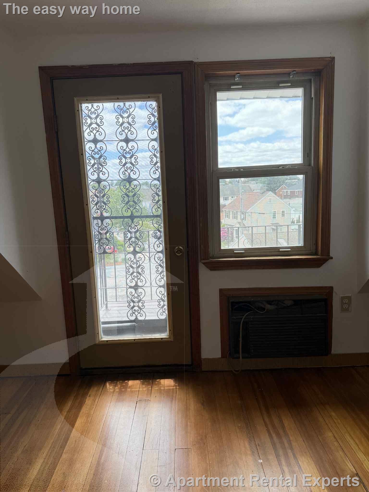 10 Windsor Rd, Tufts