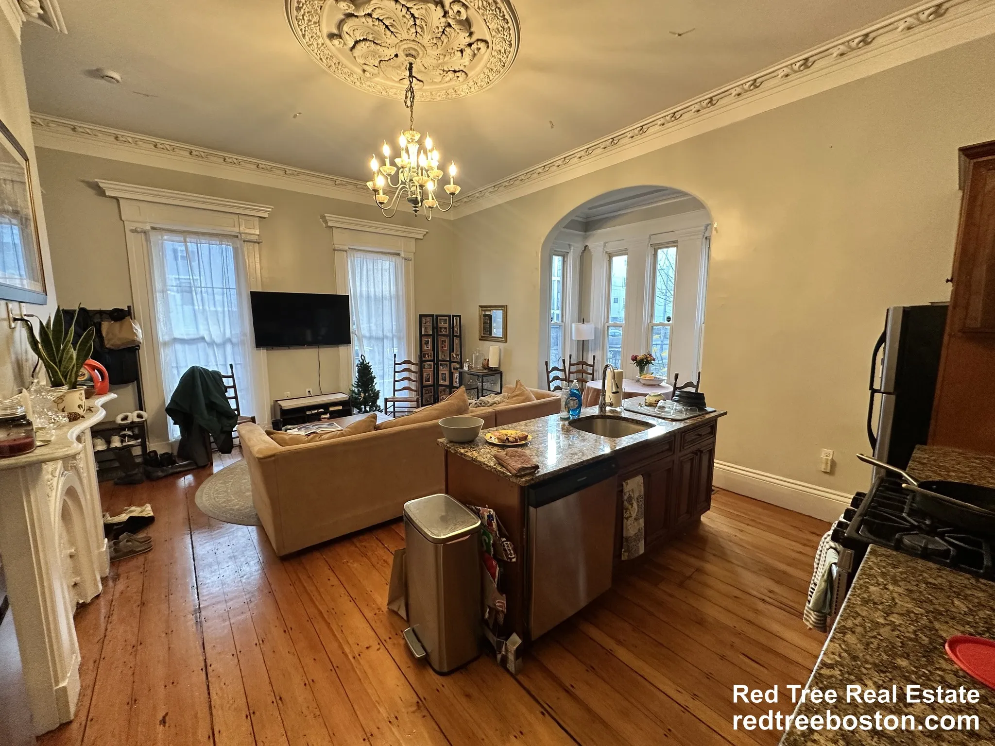 135 Hillside St, Mission Hill