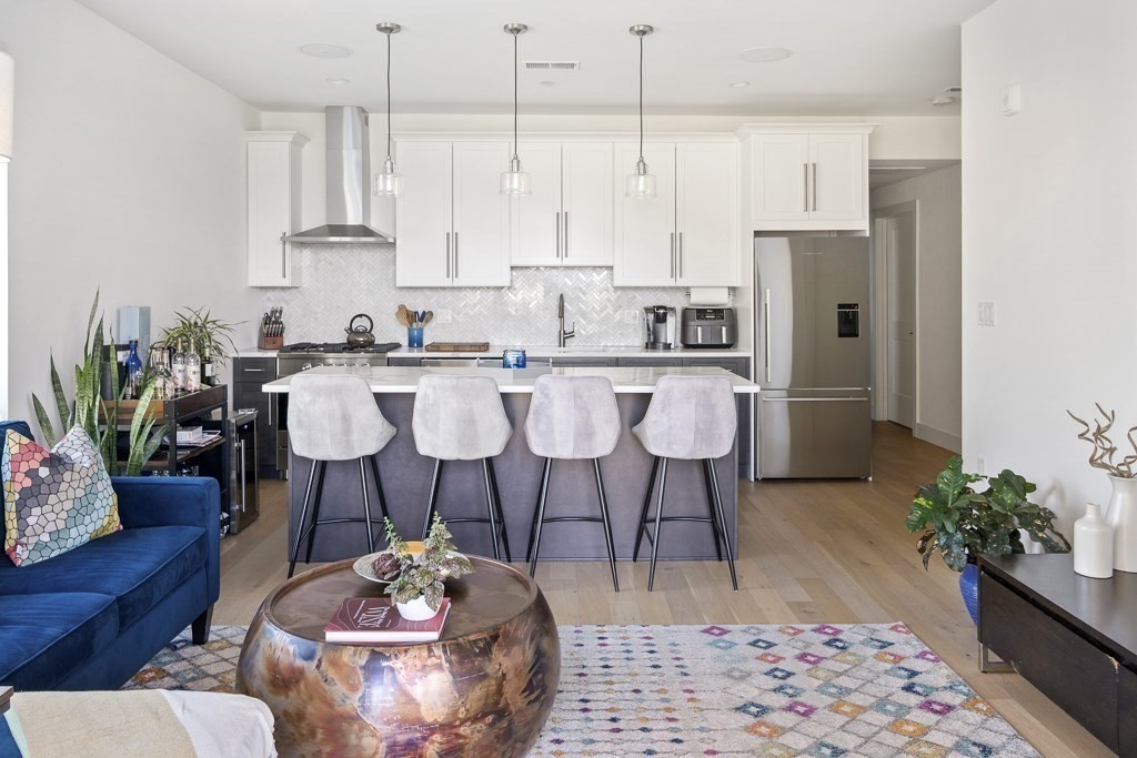 946 Saratgoa, East Boston