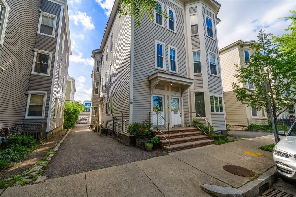 371 Cardinal Medeiros Ave, Cambridge