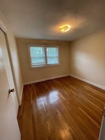 17 Ridley Rd, Dedham