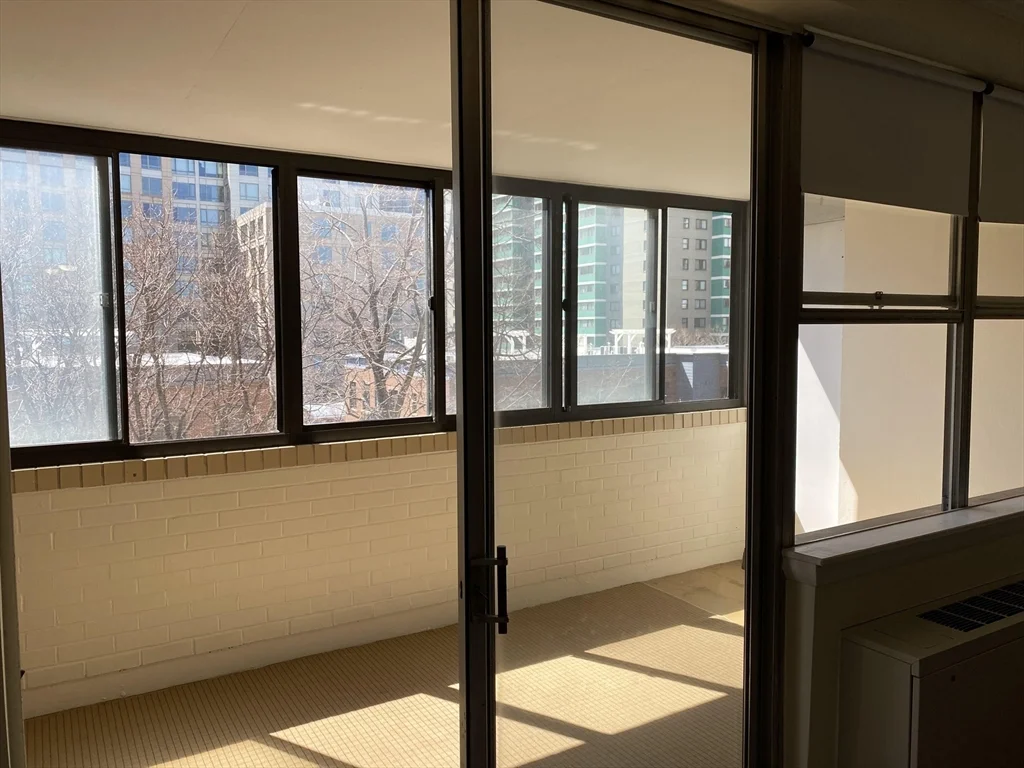 8 Whittier Pl, West End