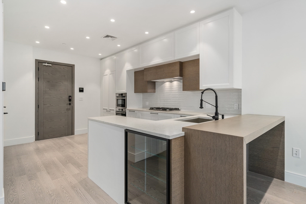 69 Walnut St, Brookline Village